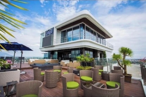 Luxurious 1 Bedroom King Bed Skyline View Walking Street Condo