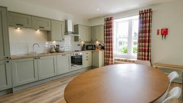 Cottage | Interior