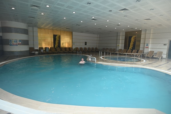 2 indoor pools, outdoor pool