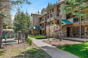 Exterior - Aspen at Streamside at Vail (Vail)