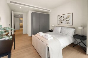 Apartment (2 Bedrooms) | 2 bedrooms, premium bedding, desk, laptop workspace - Deluxe two Bedroom Canary Wharf Apartment With River Views (London)