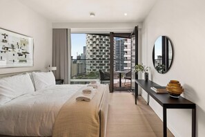 Apartment (2 Bedrooms) | 2 bedrooms, premium bedding, desk, laptop workspace