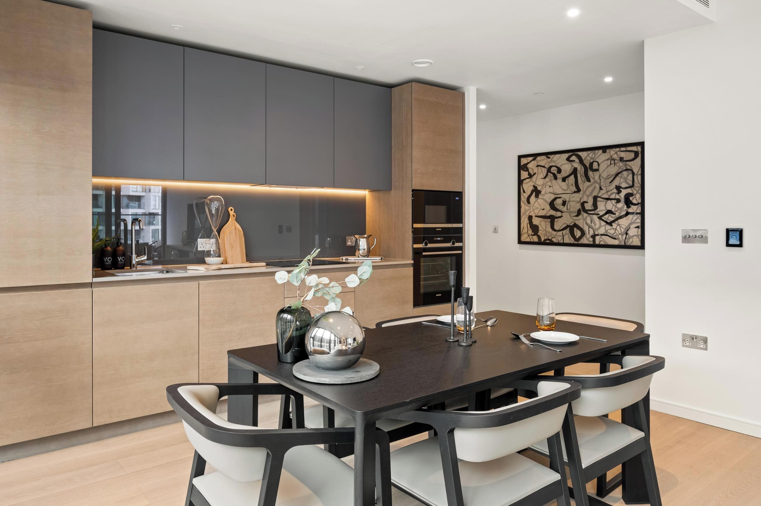 Apartemen (2 Bedrooms) | Dapur pribadi | Lemari es, microwave, oven, dan kompor