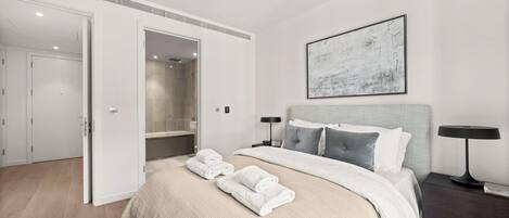 Departamento (2 Bedrooms) | 2 habitaciones, ropa de cama de alta calidad y escritorio