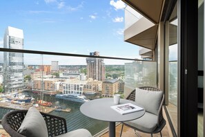 Apartment (2 Bedrooms) | Balcony - Luxury two Bedroom Apartment in East Londons Docklands (London)