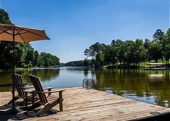 Terrace/patio - Dare to dream with a full dock on Lake Oconee (Eatonton)