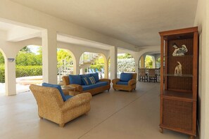 Interior - Primaceria on Sombrero 4 Bed 3 Bath in exclusive Sombrero Beach area,  Included 30 ft dock (Marathon)