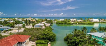 Primaceria on Sombrero 4 Bed 3 Bath in exclusive Sombrero Beach area, 3 Kayaks Included 30 ft dock