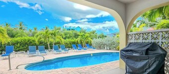 Primaceria on Sombrero 4 Bed 3 Bath in exclusive S