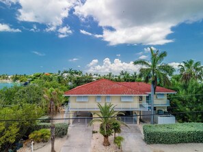 Exterior - Primaceria on Sombrero 4 Bed 3 Bath in exclusive Sombrero Beach area,  Included 30 ft dock (Marathon)