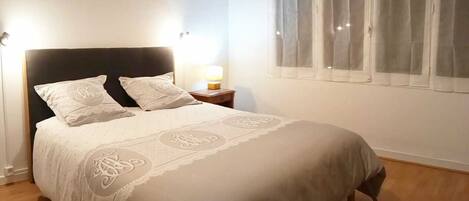 3 bedrooms, free WiFi, bed sheets