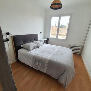 3 bedrooms, free WiFi, bed sheets