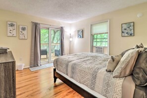 3 Schlafzimmer, Schreibtisch, Bügeleisen/Bügelbrett, Reisekinderbett