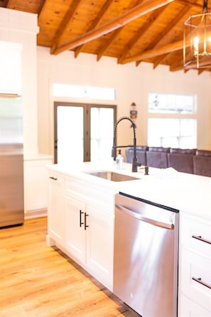 Interior - Chalet Premiere at Signal Point (Guntersville)