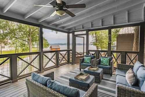 Chalet Premiere at Signal Point