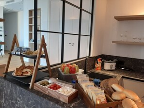 Tägliches inbegriffenes großes Frühstück