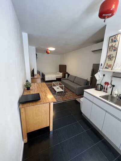 Modern Double Bed Apartment in Central Tel Aviv – 10 Min to Beach, Free Wi-Fi