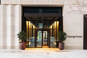 Apartment (2 Bedrooms) | Property entrance