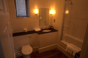Apartment | Bathroom | Combined shower/tub, deep soaking tub, towels