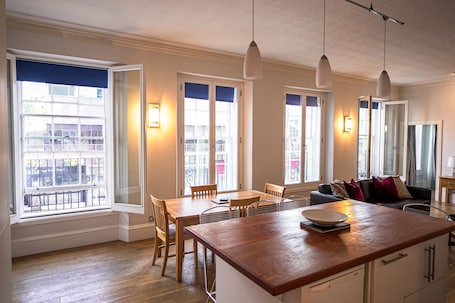 Apartment | Dining