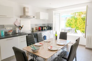 Réfrigérateur, micro-ondes, four, lave-vaisselle