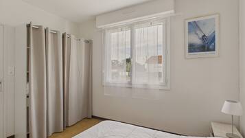 2 bedrooms, iron/ironing board