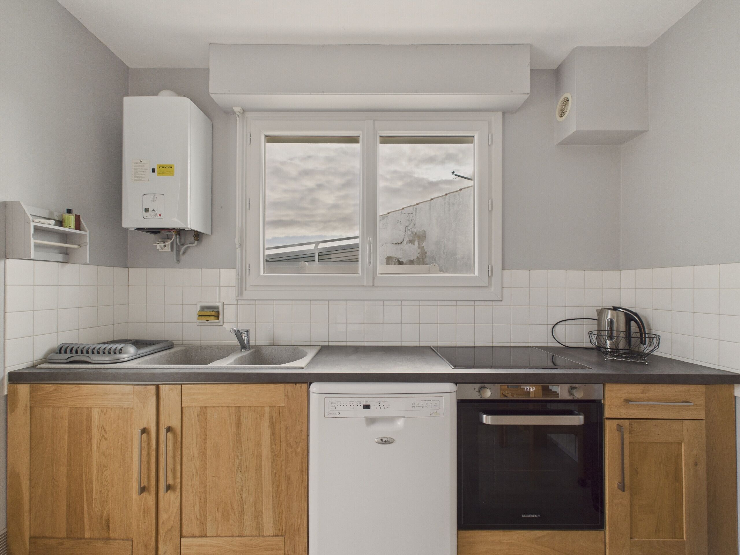 Réfrigérateur, micro-ondes, four, lave-vaisselle