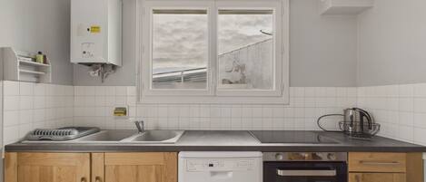 Fridge, microwave, oven, dishwasher