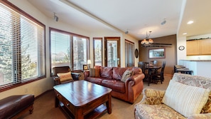 Smart TV, fireplace, DVD player