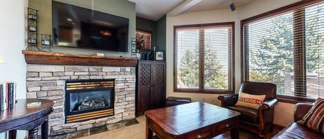 Smart TV, fireplace, DVD player