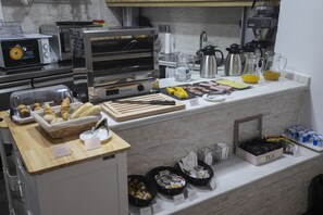 매일 뷔페 아침 식사 유료