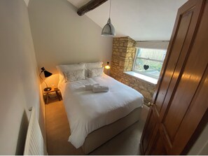 4 bedrooms, iron/ironing board, travel crib, free WiFi