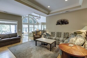 Smart TV, caminetto, studio