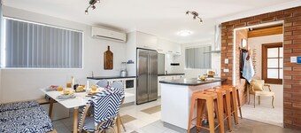 Back Beach Bungalow - Great Family Getaway