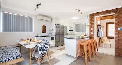 Back Beach Bungalow - Great Family Getaway