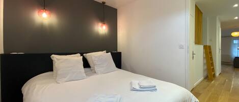 1 chambre, lit parapluie, accès Internet