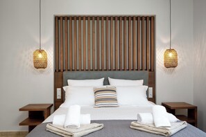 4 bedrooms, in-room safe, desk, iron/ironing board