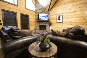 电视、壁炉、桌上足球