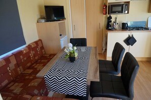 Dining - Weerribben Chalets - Buzzard (Paasloo)