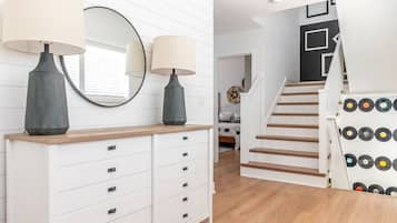 5 habitaciones, tabla de planchar con plancha y wifi gratis