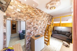 1 bedroom, WiFi, bed sheets
