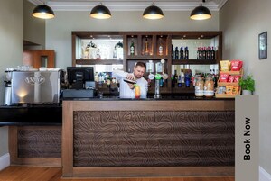 Bar (en la propiedad)