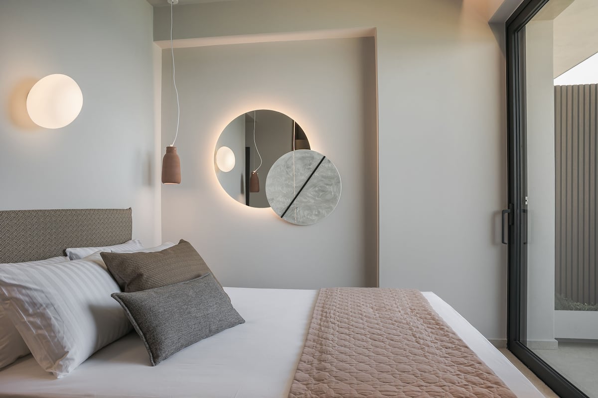 Business House, Ocean View | 3 bedrooms, in-room safe, WiFi (free), bed sheets