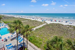 On the beach - Crescent Beach Family-friendly resort close to shops, entertainment, dining (North Myrtle Beach)