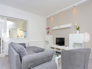 Apartment (One Bedroom Apartment with Sea View) | Innenbereich