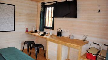 1 bedroom, desk, soundproofing, free WiFi