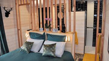 1 bedroom, desk, soundproofing, free WiFi