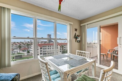 Budget Friendly Resort District Condo Near Water Park - Great Views