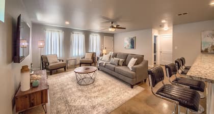 Sattler Haus Rr 464 2 Bedroom Home by RedAwning