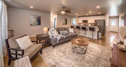 Sattler Haus Rr 464 2 Bedroom Home by RedAwning
